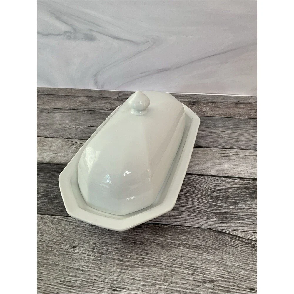 Savoir Vivre Madison Blanche Butter Dish with Knob Ceramic White